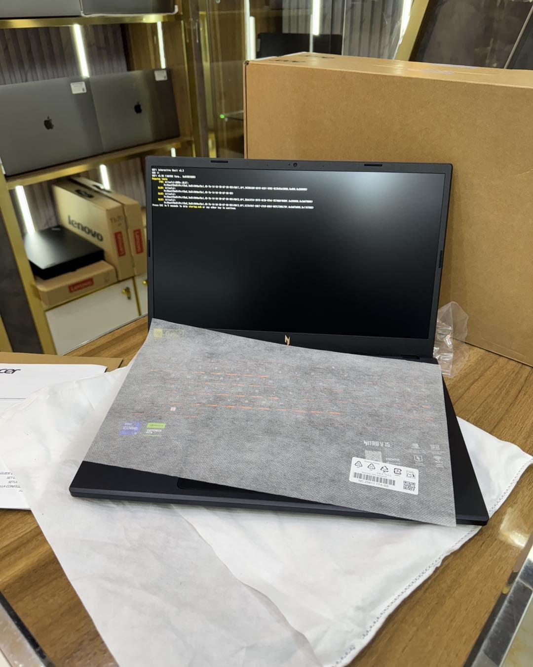 Acer Nitro V15 ANV15-52 — RTX 5050 — vue 6