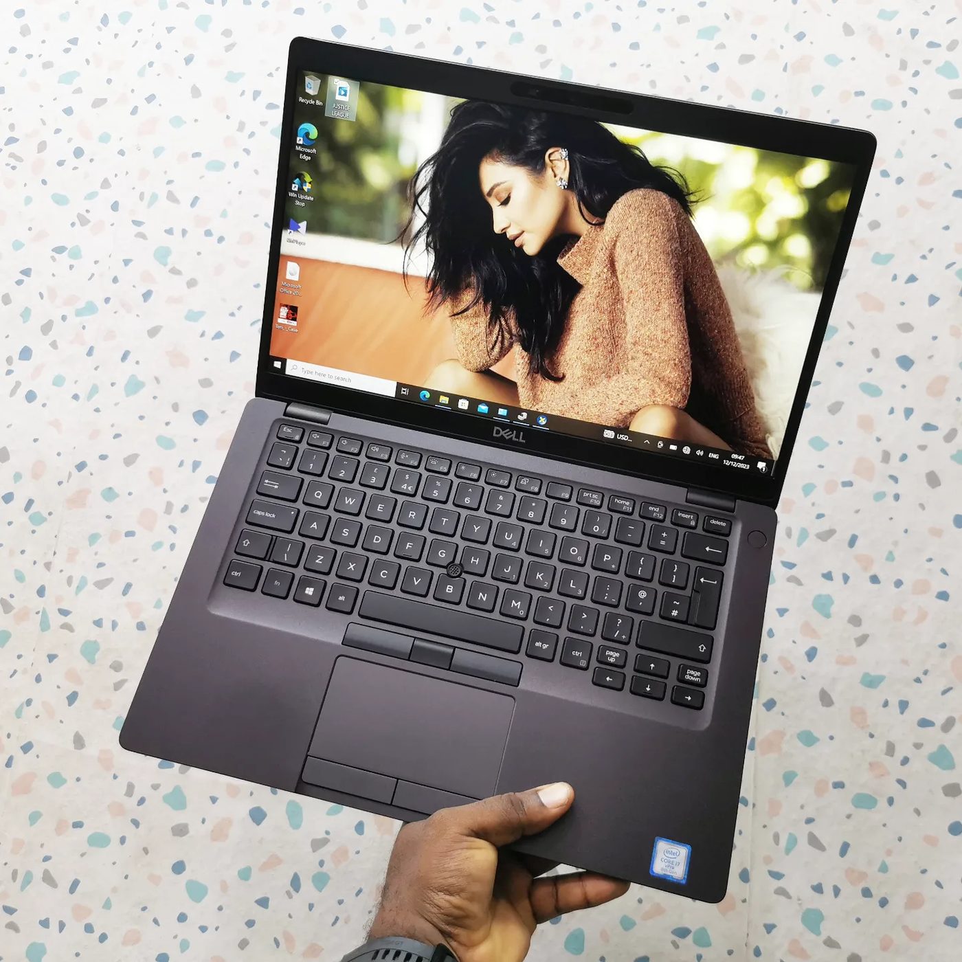 Dell Latitude 5400 — vue 2