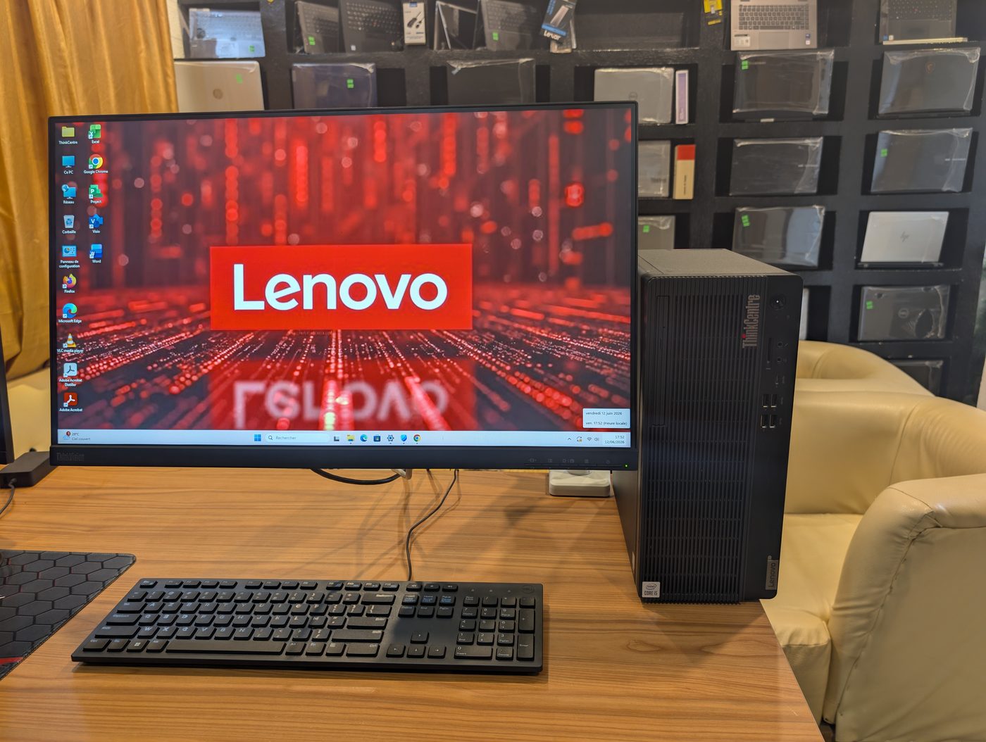 Lenovo ThinkCentre M70t (unité centrale) — vue 4