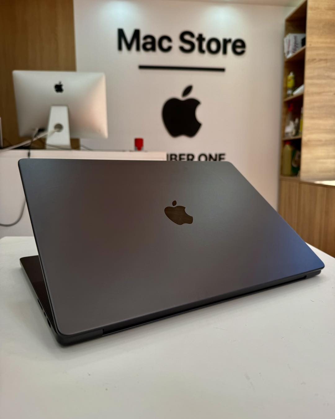 MacBook Pro & Air, iMac, Mac mini — sélection Apple — vue 10