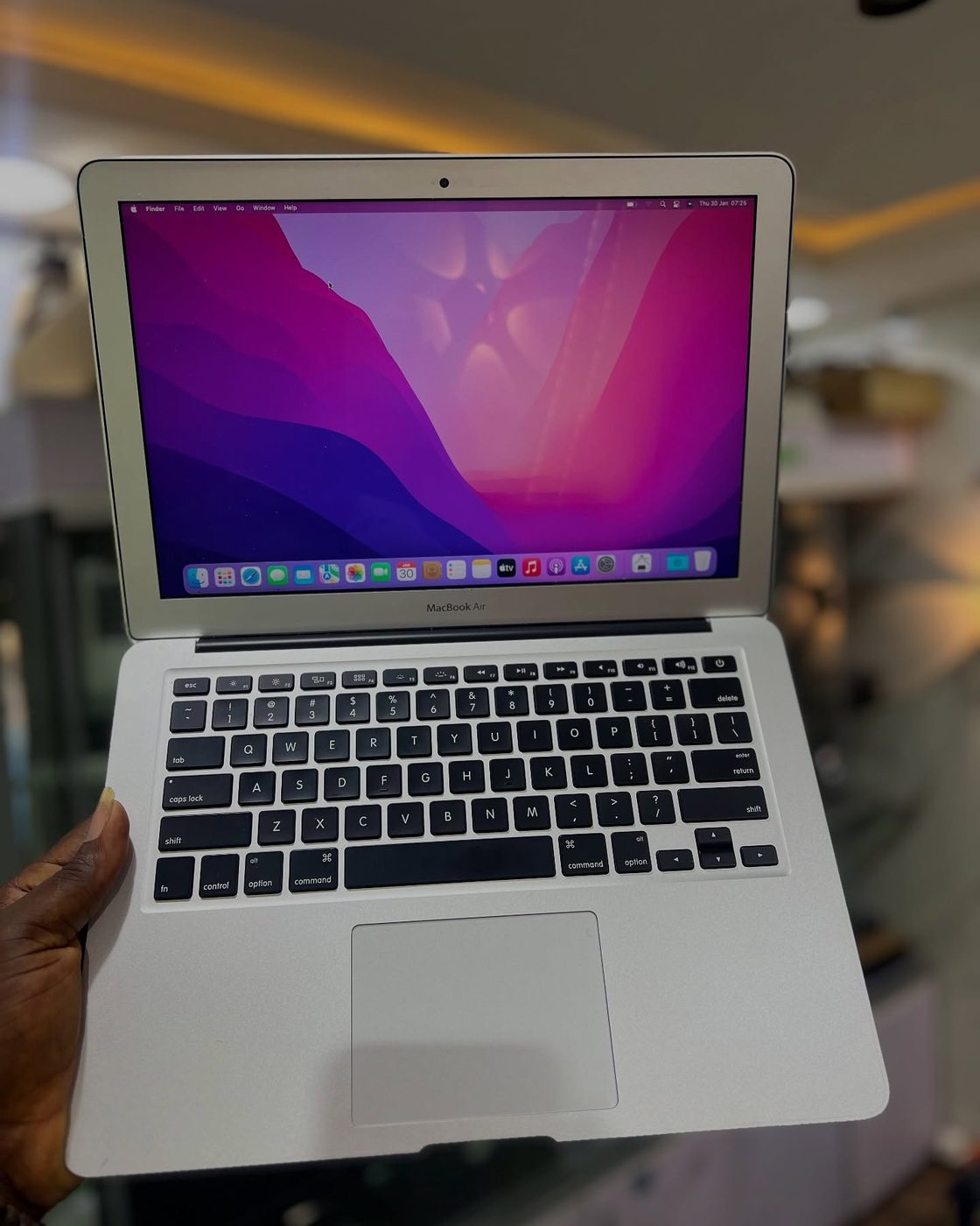 MacBook Pro & Air, iMac, Mac mini — sélection Apple — vue 5