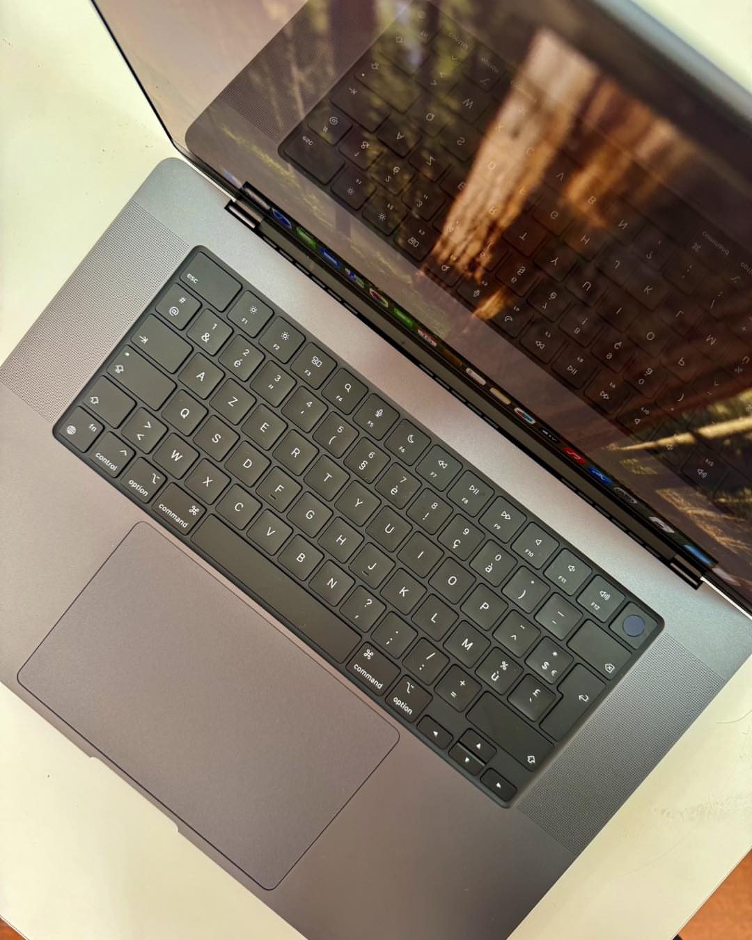 MacBook Pro & Air, iMac, Mac mini — sélection Apple — vue 8