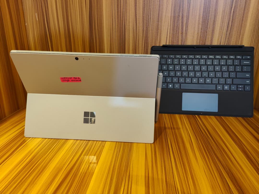 Microsoft Surface Pro 6 — vue 5